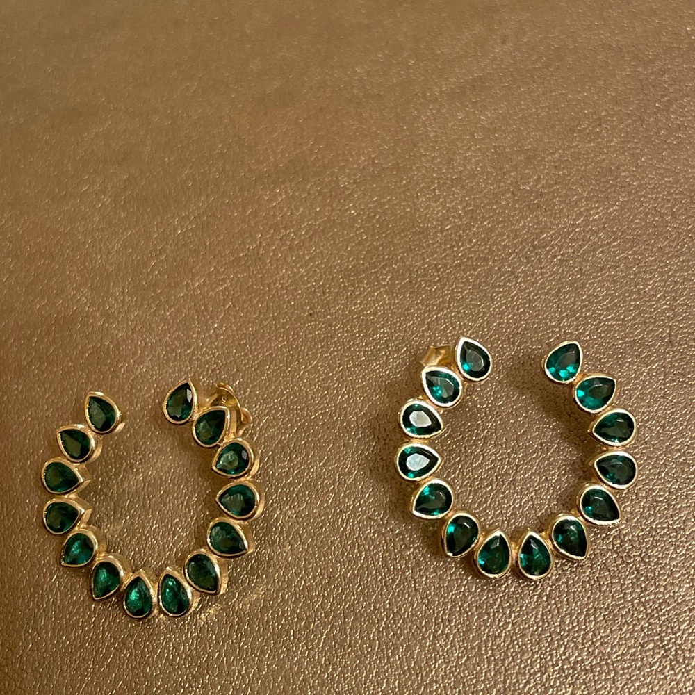 Emerald stone gold